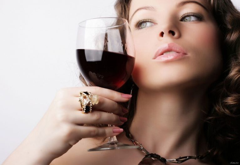 The rich woman is also prone to alcoholism